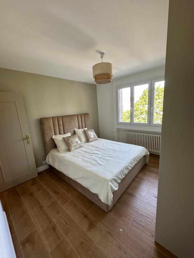 Minois Appartement Saint-Genet-Lerpt Buitenkant foto